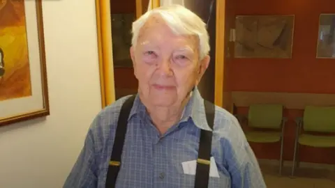 Remembering Michael Smuss: A Hero of the Warsaw Ghetto