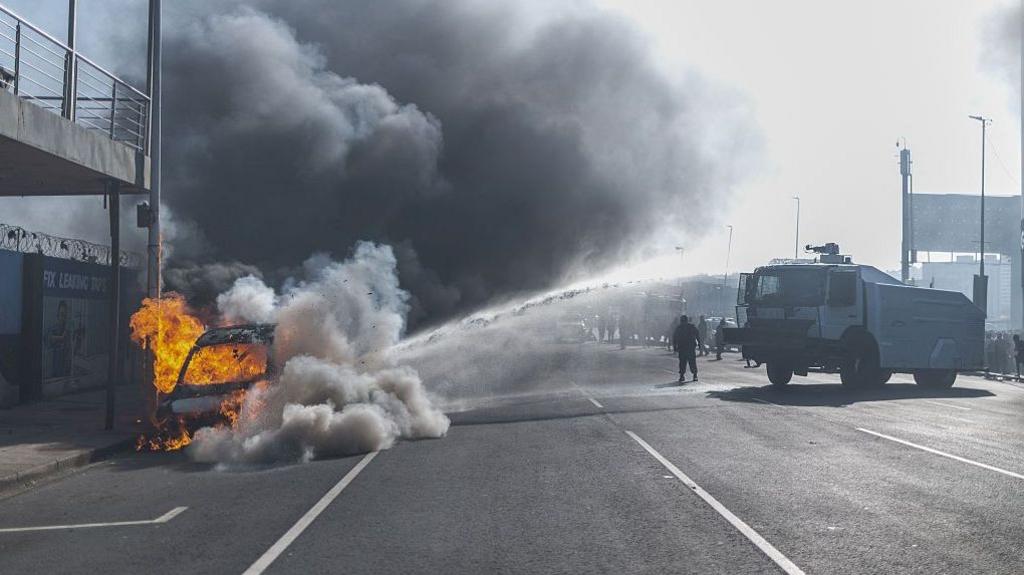 Heat‑up: South Africa’s anti‑immigration protests spark wave of arson and looting