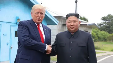 Trump Open to Meeting Kim Jong Un During Asia Trip