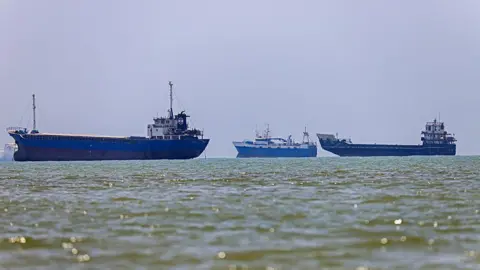 Iran Closes Strait of Hormuz Over Israel‑Lebanon Clash