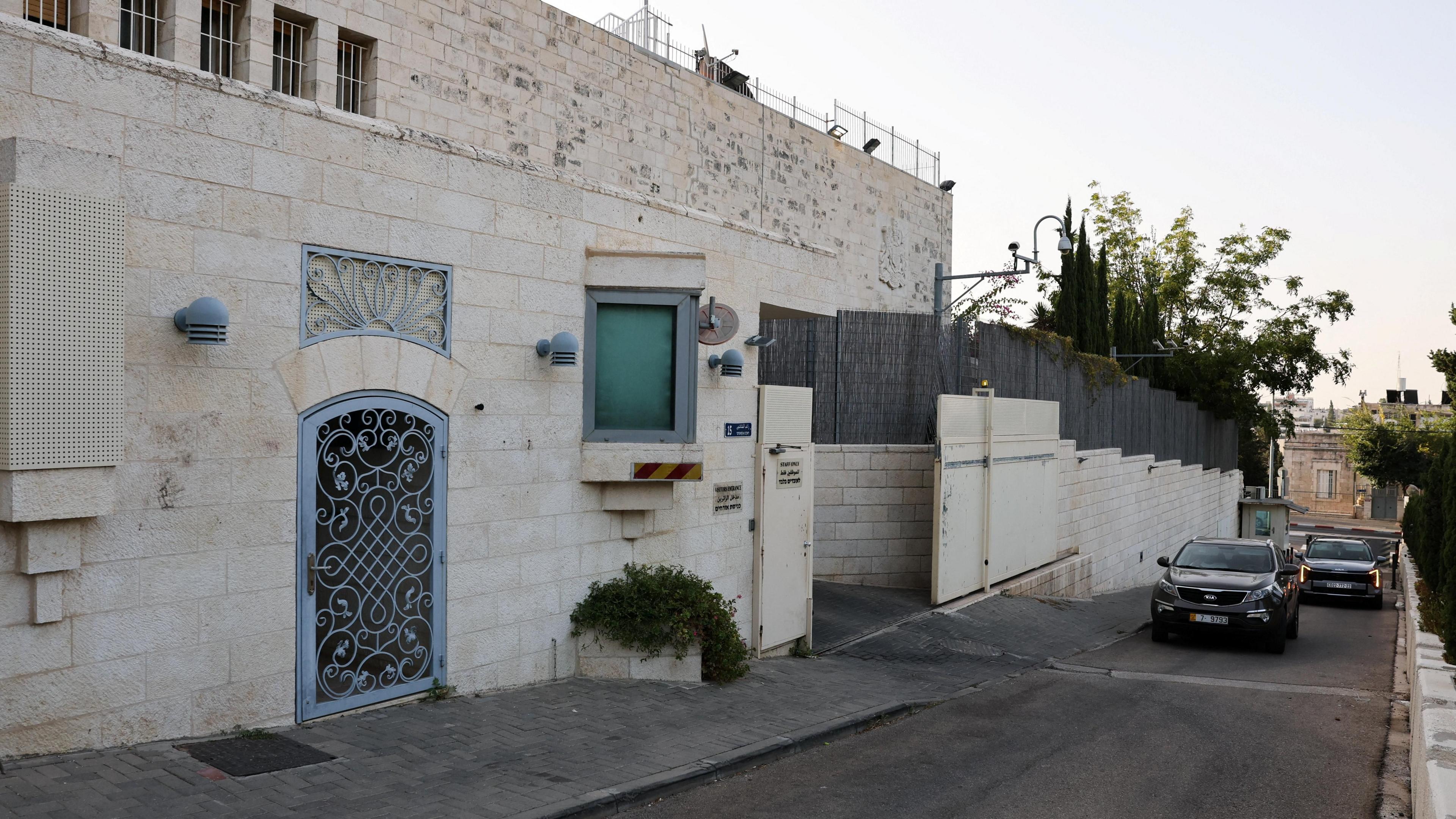 UK Consulate in East Jerusalem Won’t Close, Despite Diplomat Exit