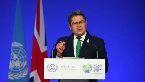 Trump Offers Pardon to Convicted Ex-Honduran President Hernández