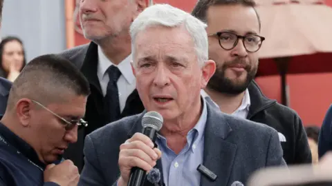 Colombian Court Overturns Álvaro Uribe's Conviction