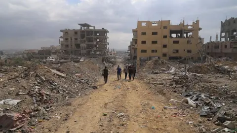 Tragic Incident in Gaza: Eleven Lives Lost in Tank Shelling