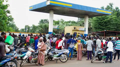 Fuel Blockade in Mali: Chaos Ensues as Jihadists Halt Supplies