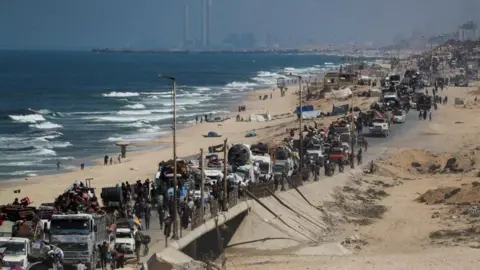 Israeli Forces Advance into Gaza City, Sparking New Wave of Displacement