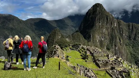 Machu Picchu Bus Conflict Strands Tourists