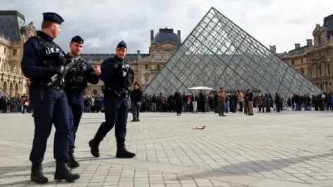 Arrests Rise in Louvre Jewellery Heist Investigation