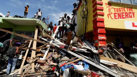 Hurricane Melissa Devastates Jamaica: Death Toll Rises and Aid Faces Challenges