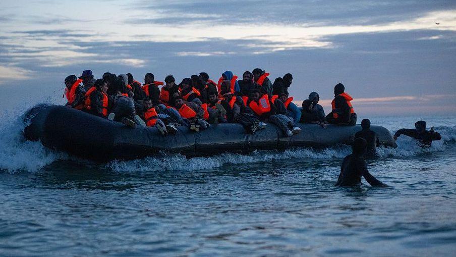 UK Ends ‘One in, One Out’ Migrant Deal with France