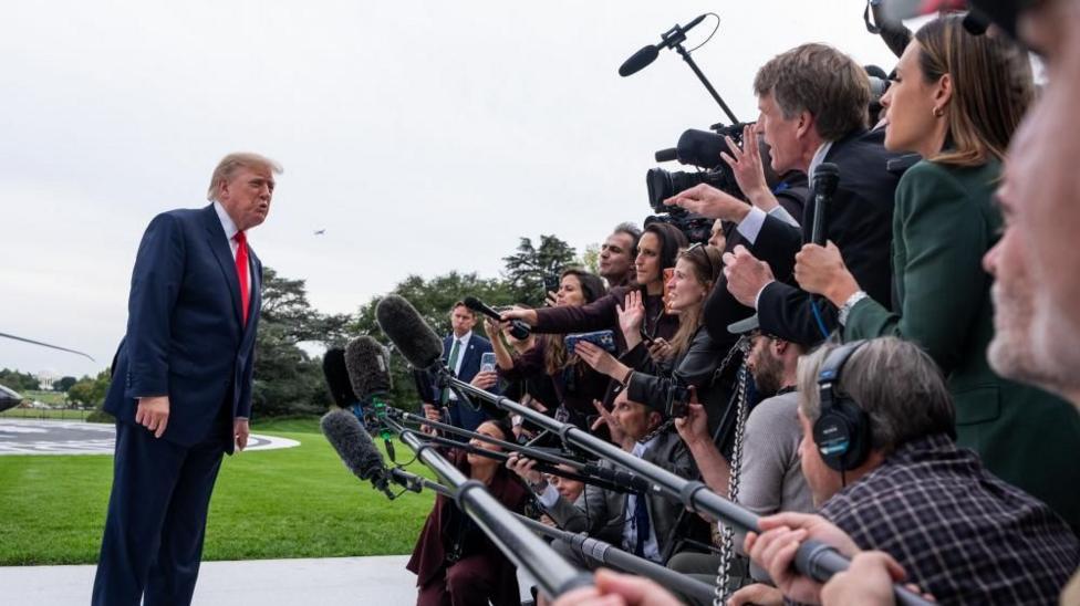 US Justice Dept. Investigates TV Networks Over Trump Pool Coverage