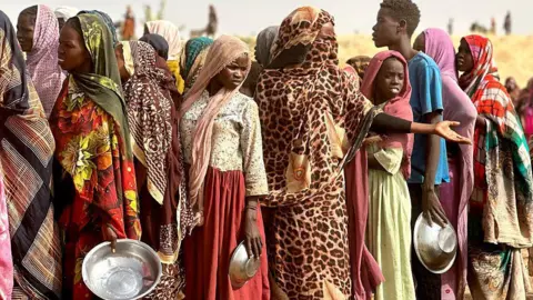 UN Urges Safe Passage for Civilians as Sudan Conflict Escalates