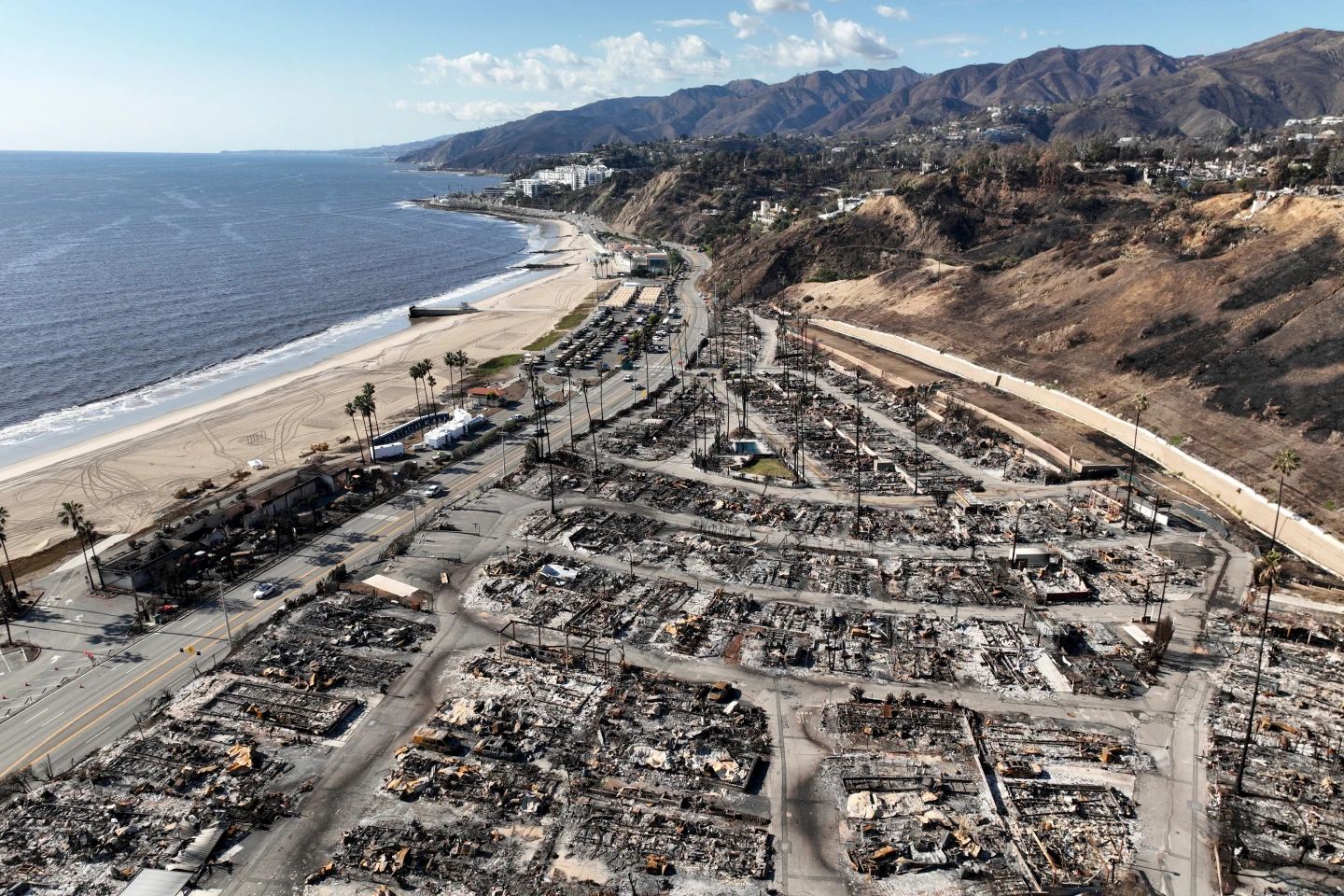 Man Linked to Deadly California Wildfire Remains in Custody