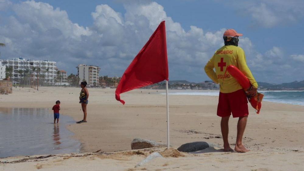 Hurricane Polo Heads for Mexican Beaches – Get Ready!