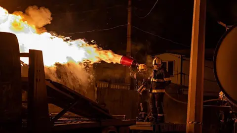 Conflict Continues: Russia Strikes Ukraine Amid Peace Talks