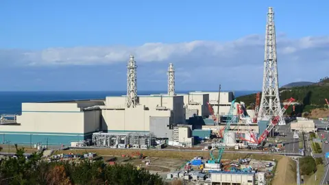 Big Restart, Bigger Shutdown: Japan's Nuclear Plant Suspended After Hours