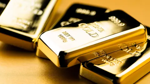 Gold Prices Surge Amid Global Uncertainty: What's Driving the Trend?