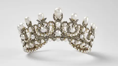 Heist at the Louvre: €88 Million Worth of Jewelry Stolen