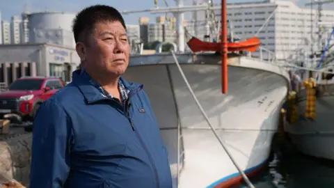 Turbulent Seas: South Korean Fishermen Face Danger as Climate Change Impacts Fishing Industry