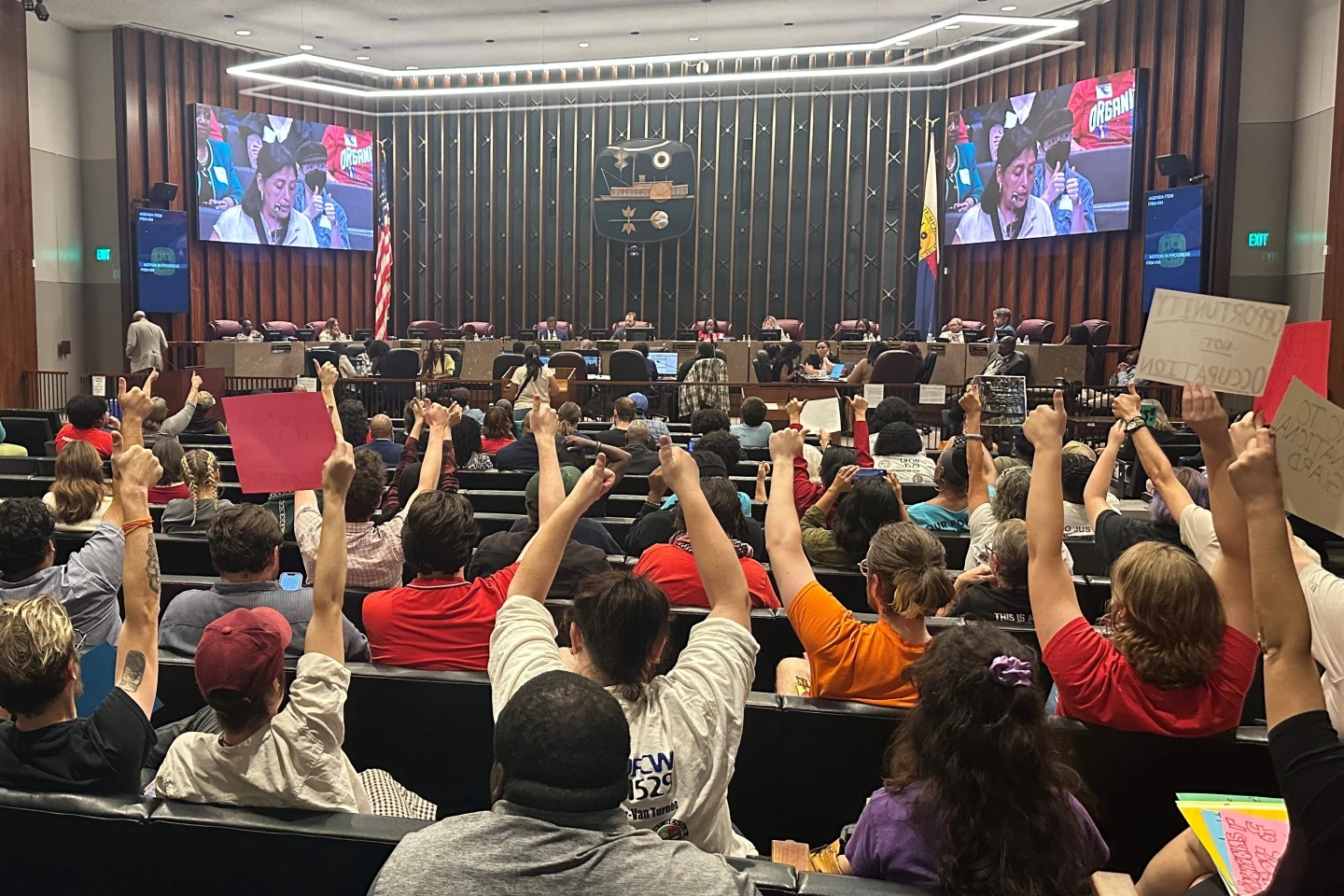 Tensions Rise in Memphis as National Guard Deployment Looms