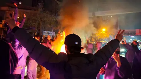 Risky Connection: Iranians Turn to Free Starlink Amid Dangers of Protest Crackdown