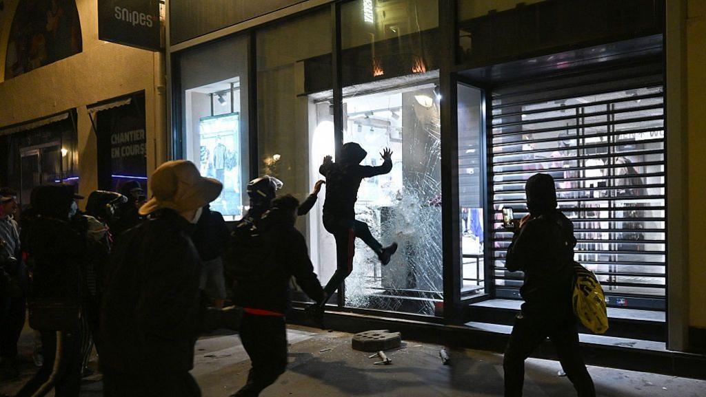 Vinted Bans Looted Stuff After France Riots
