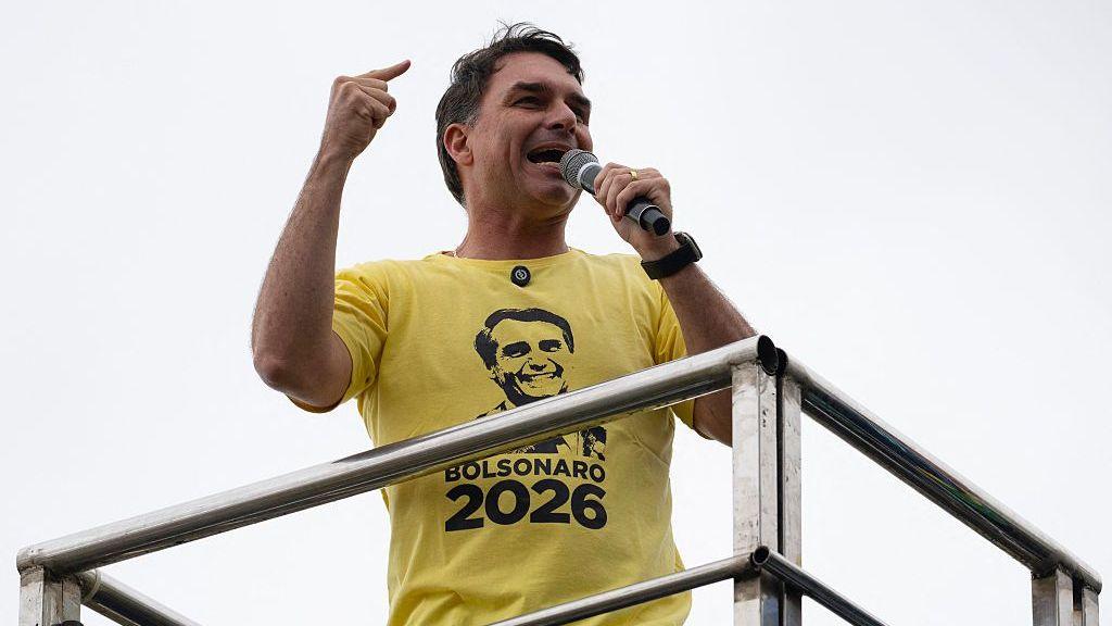 Flávio Bolsonaro Surprises Crowd With Big Brazil Election Lead