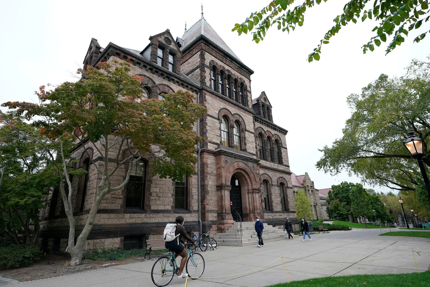 Colleges Face Pressure to Align with White House Policies