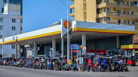 Sri Lanka Goes Green: Midweek Public Holiday to Save Fuel