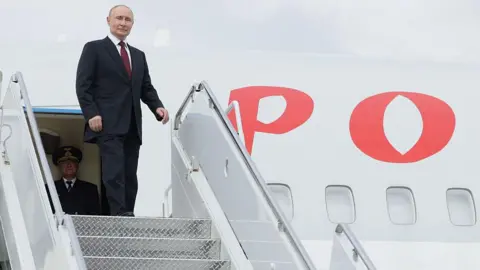 Navigating Airspace: Putin's Potential Summit in Budapest
