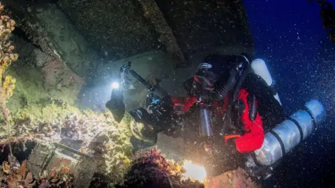 Diving into History: Artefacts from Titanic's Sister Ship Resurface!