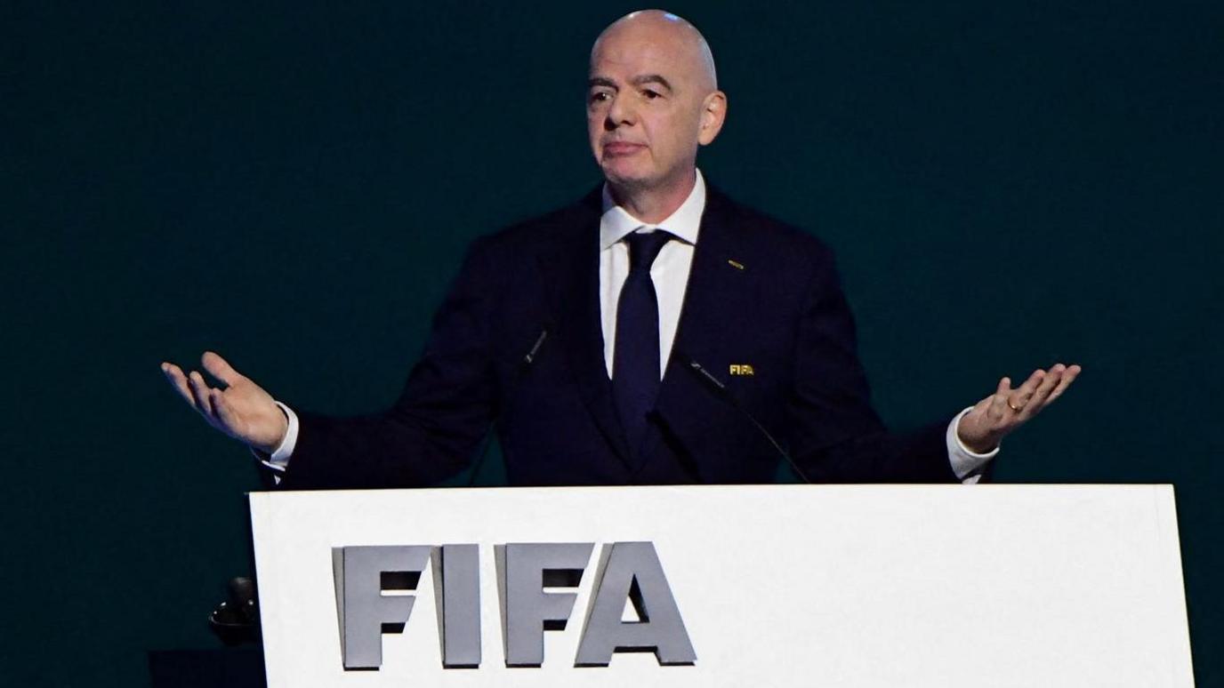 Infantino on the brink: football world threatens non‑cooperation