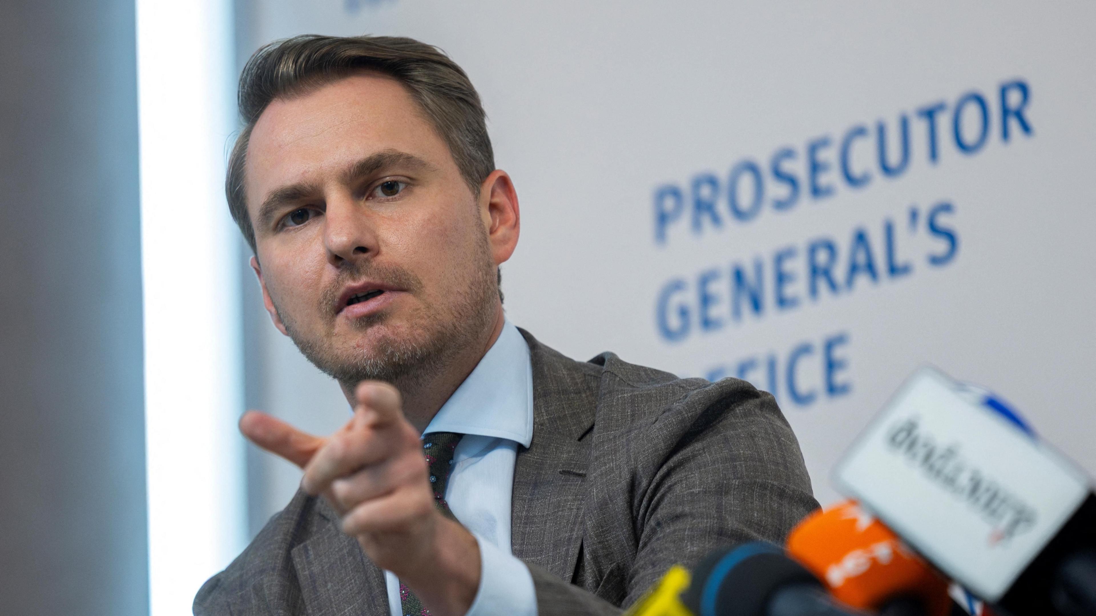 Ukraine’s top prosecutor quits amid scandal over shady call‑centre scheme