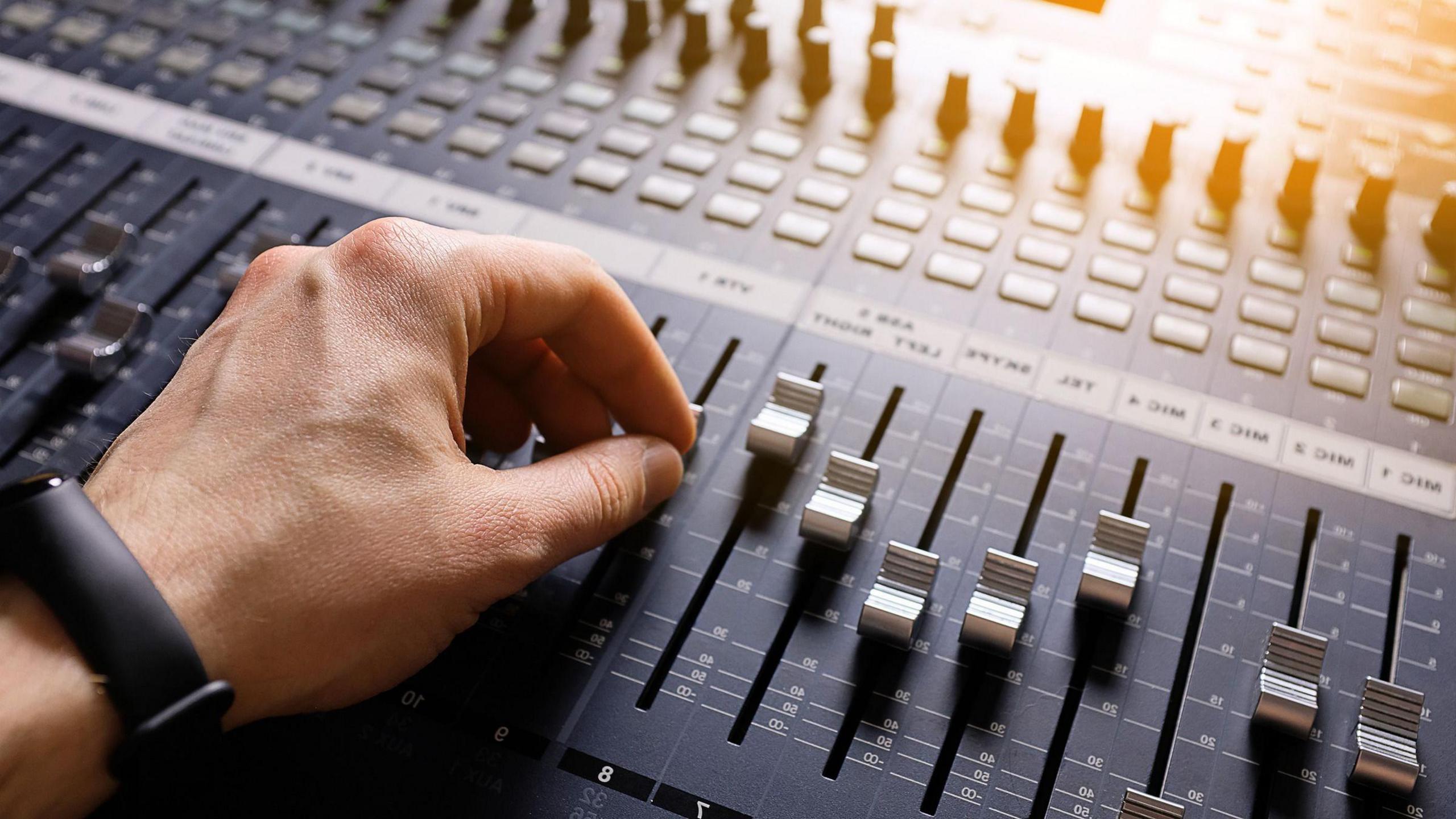 Australia Bars AI Spins from Music Charts