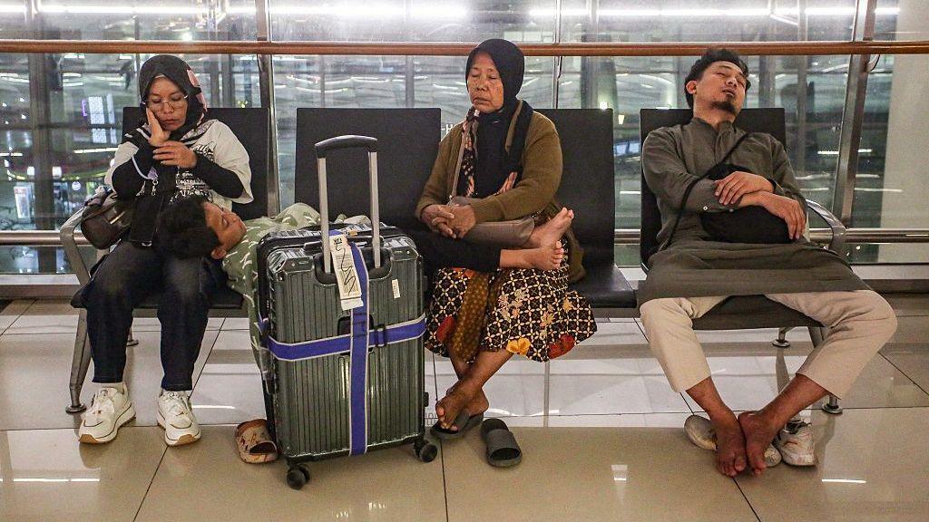 Volcano Outbreak Causes Jet Chaos at Jakarta Airport