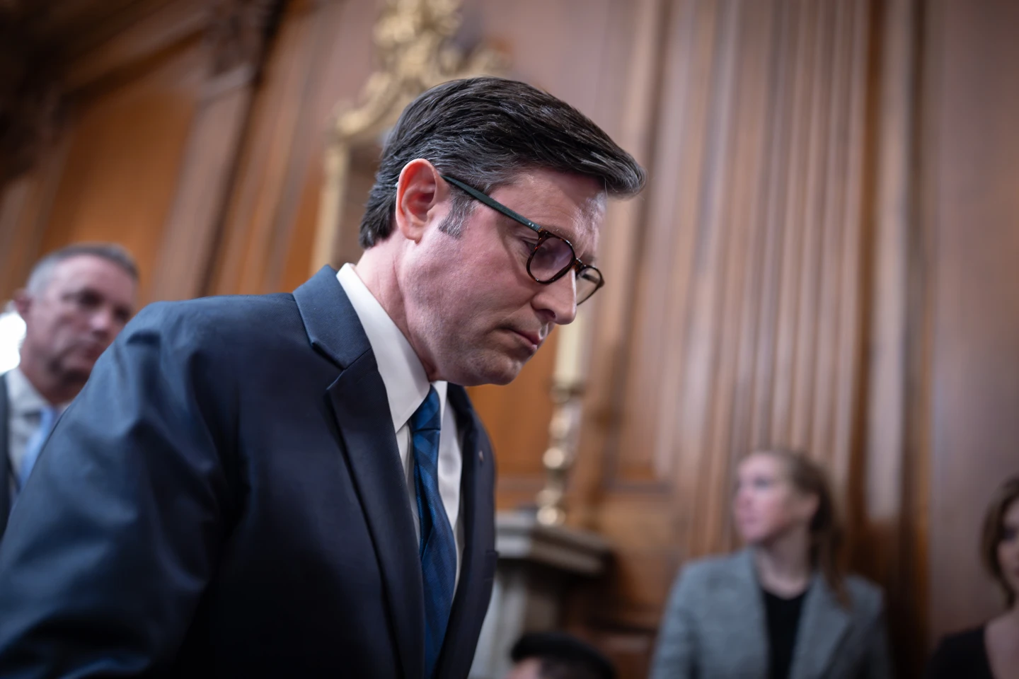 Government Shutdown: Tensions Rise as Food Aid Suffers