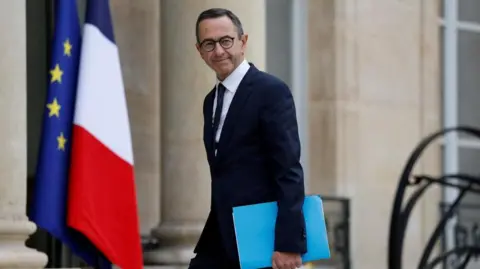France Rethinks Plans to Block Migrant Boats in the Channel
