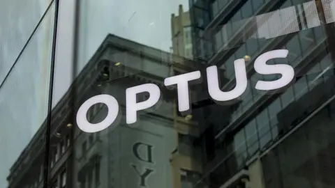 Optus Emails Misfire During Crisis: A Deadly Communication Blunder