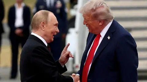Trump Plans Meeting with Putin in Hungary After Productive Call