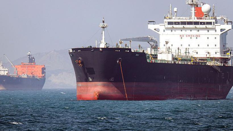 Oil Prices Dip as Strait of Hormuz Hopes Rise