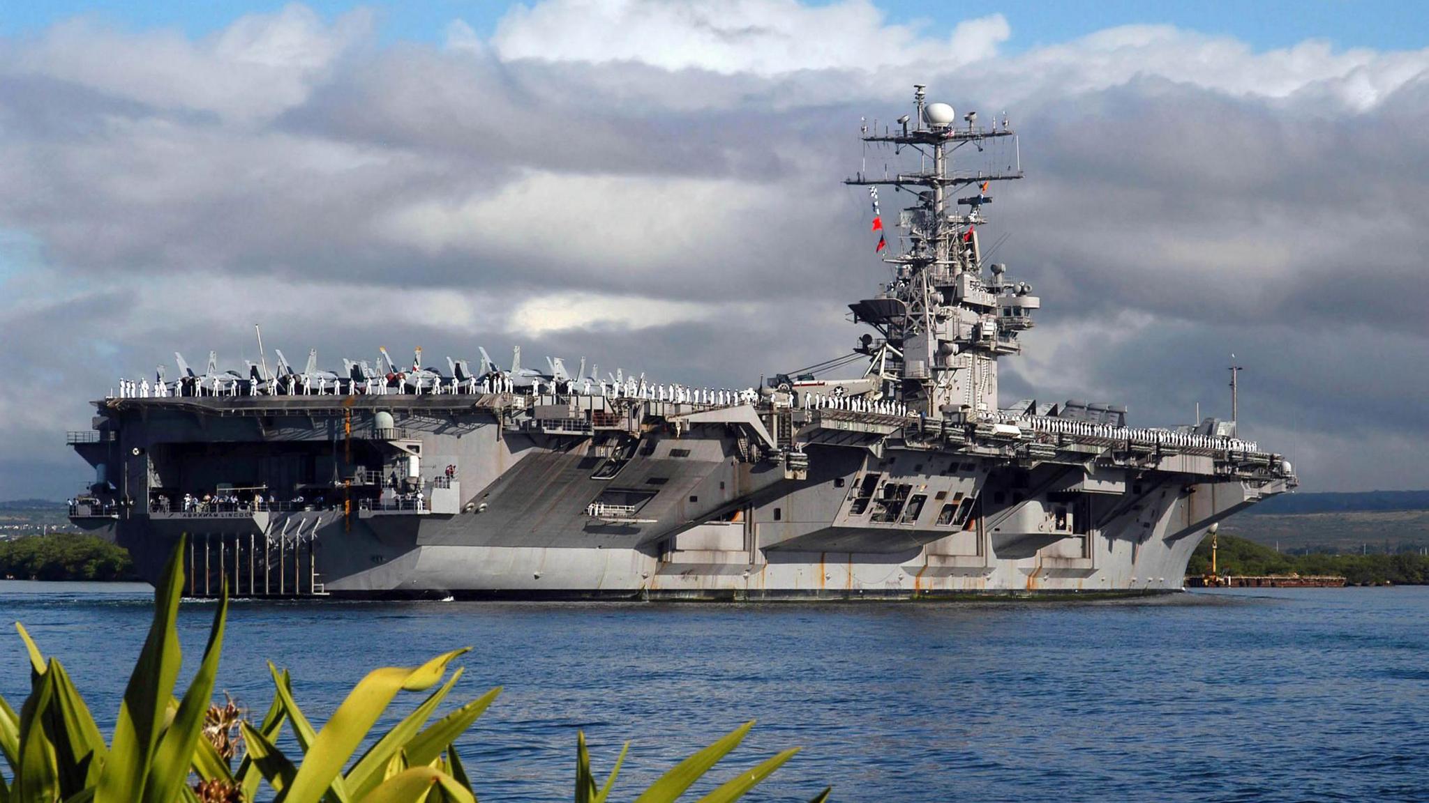 Life Under the Waves: Inside the USS Abraham Lincoln
