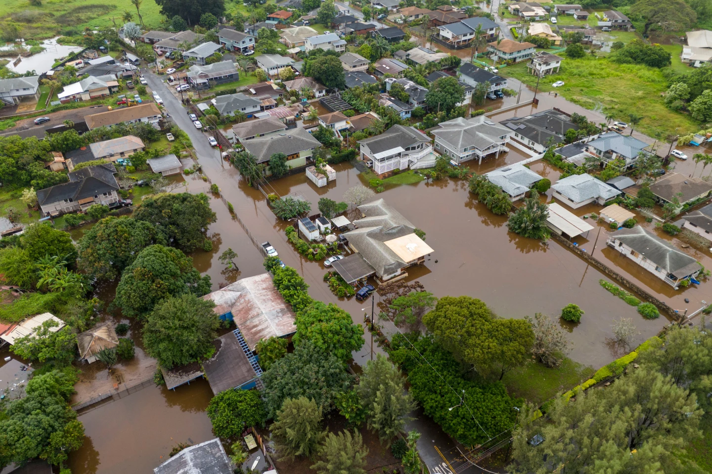 Severe Flooding Hits Oahu Amid Dam Concerns