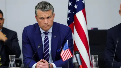 Unexpected Landing: US Defence Secretary's Jet Diverts Due to Windshield Crack