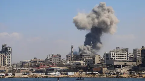 Gaza City Faces 'Cataclysmic' Crisis Amid Israeli Ground Offensive