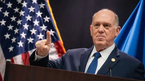 Minneapolis to Reduce Federal Forces Amid Protests