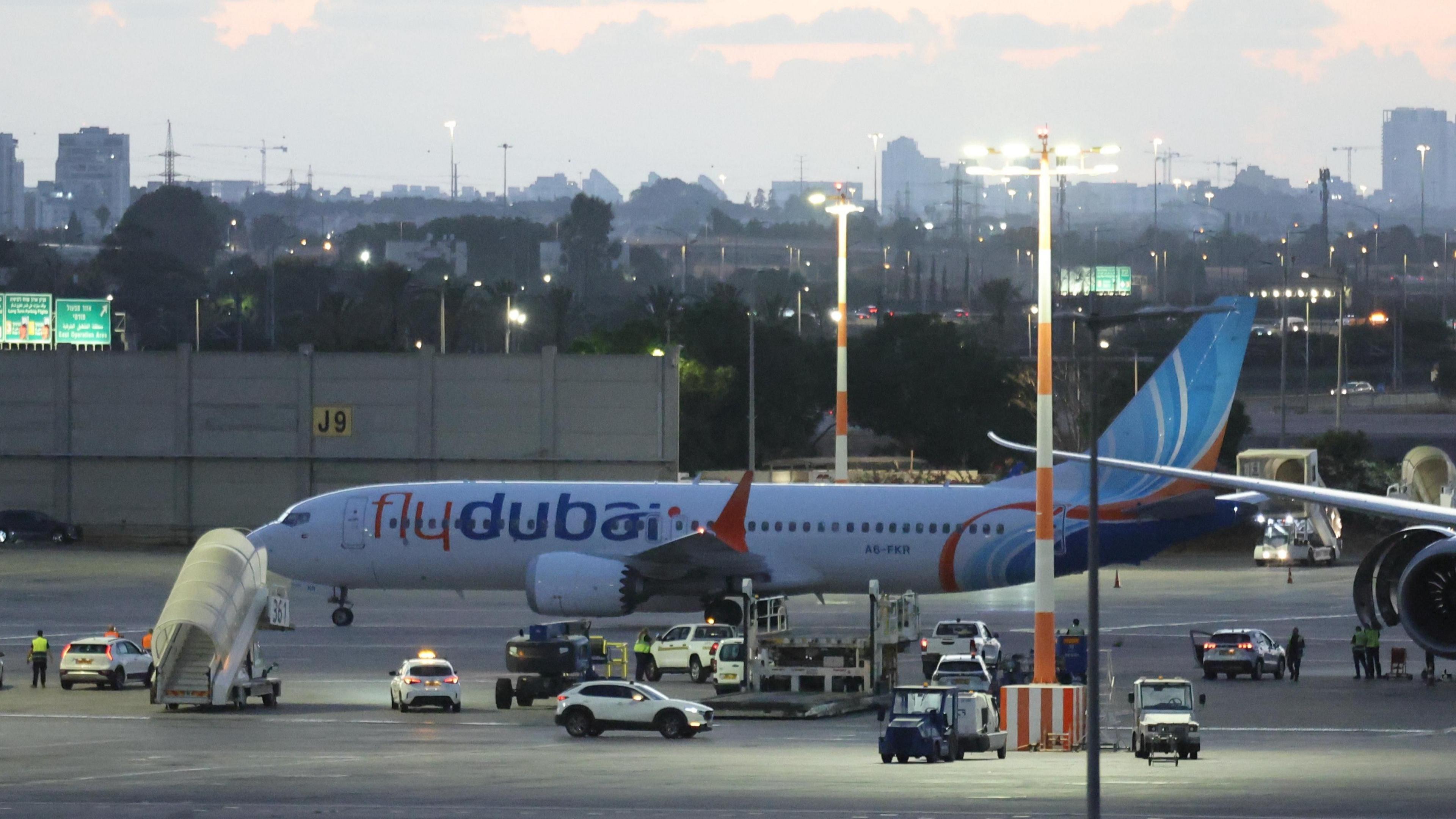 Hero Pilot Stabs Assailant, Saves 174 on Israel‑Bound Flight