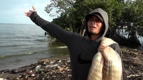 Fear on the Water: Venezuelan Fishermen Face New Threats from US Military Strikes