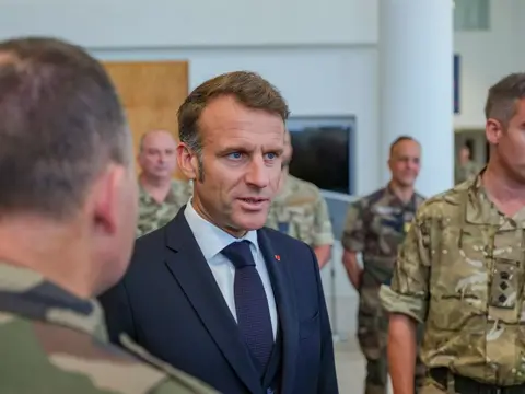 Macron's New Proposal: Boosting France's Military Service